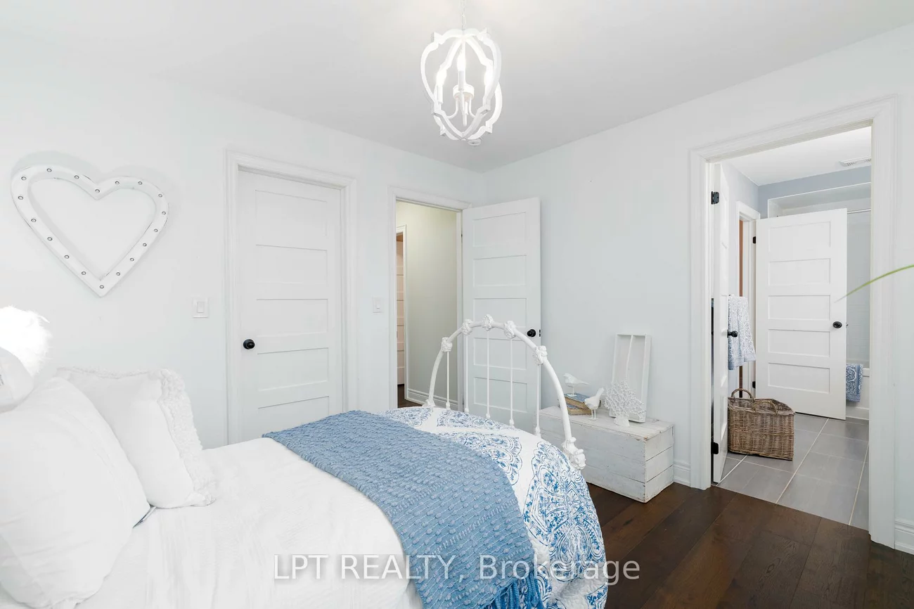 258, Andrew, Central Newmarket, Newmarket