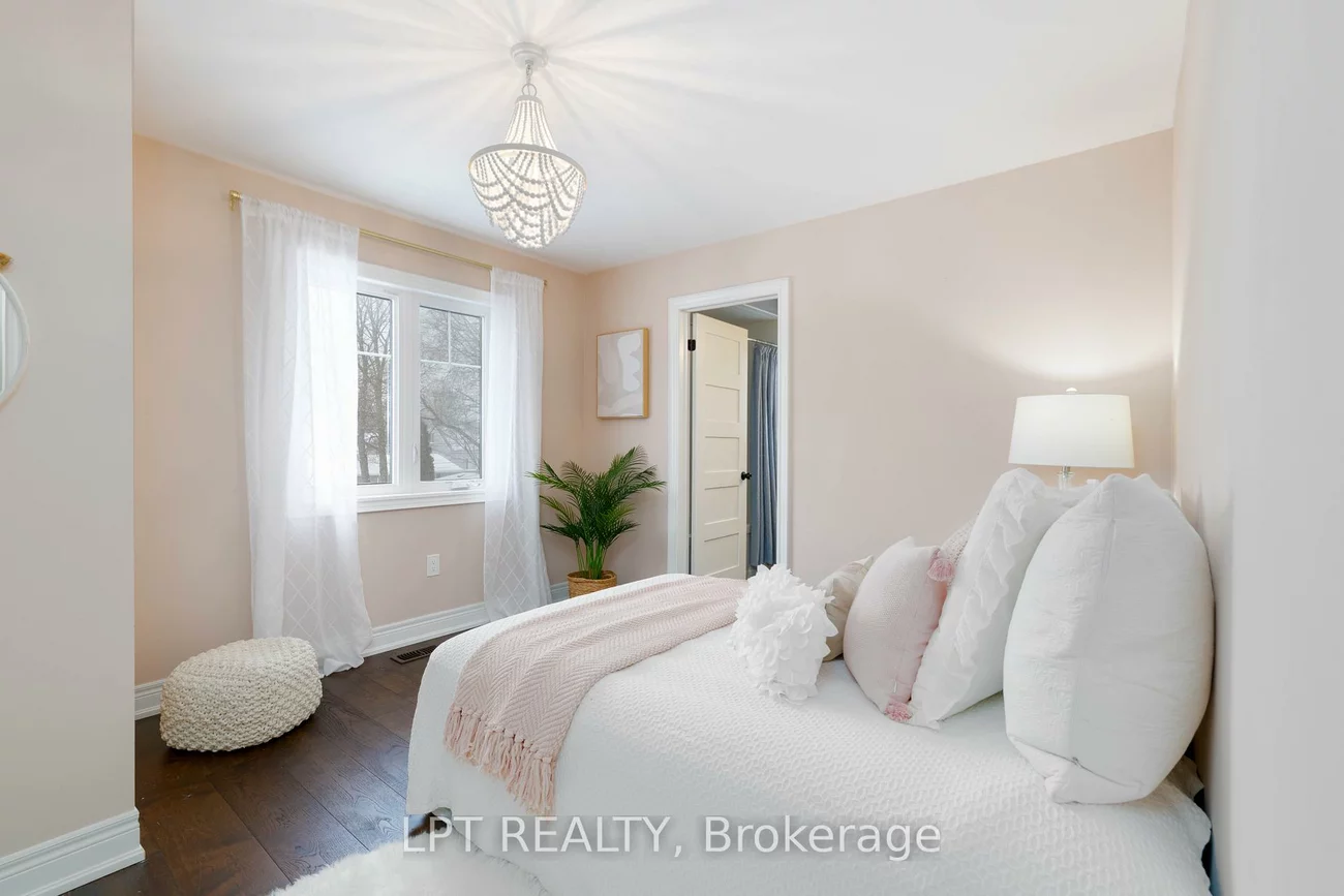 258, Andrew, Central Newmarket, Newmarket