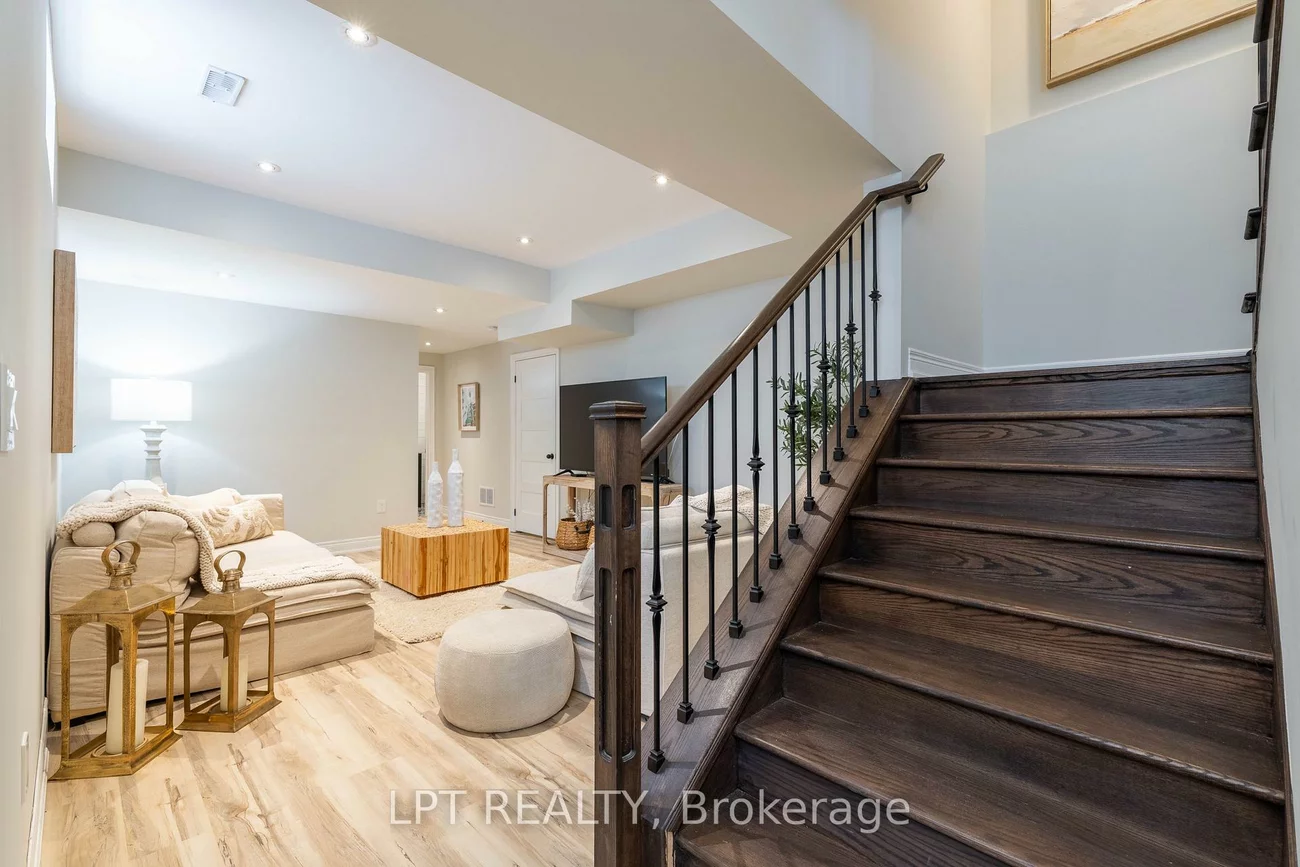 258, Andrew, Central Newmarket, Newmarket