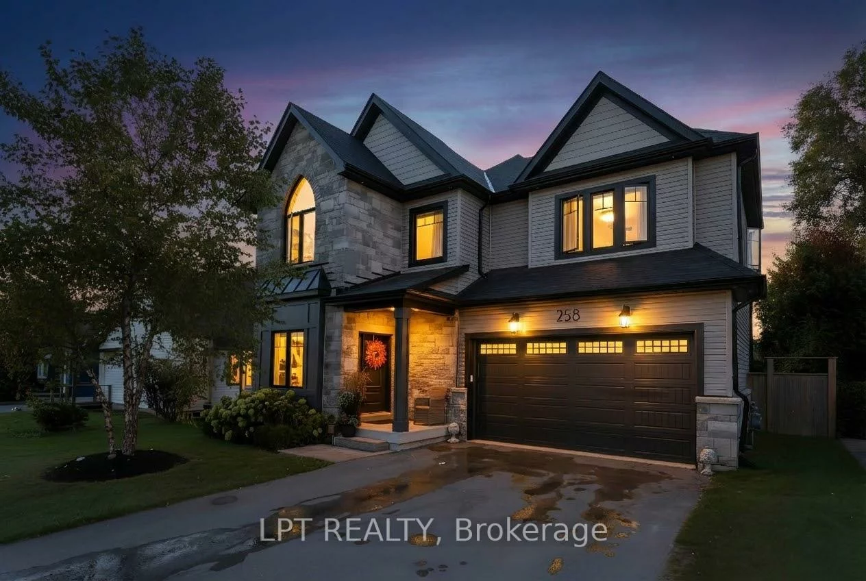 258, Andrew, Central Newmarket, Newmarket