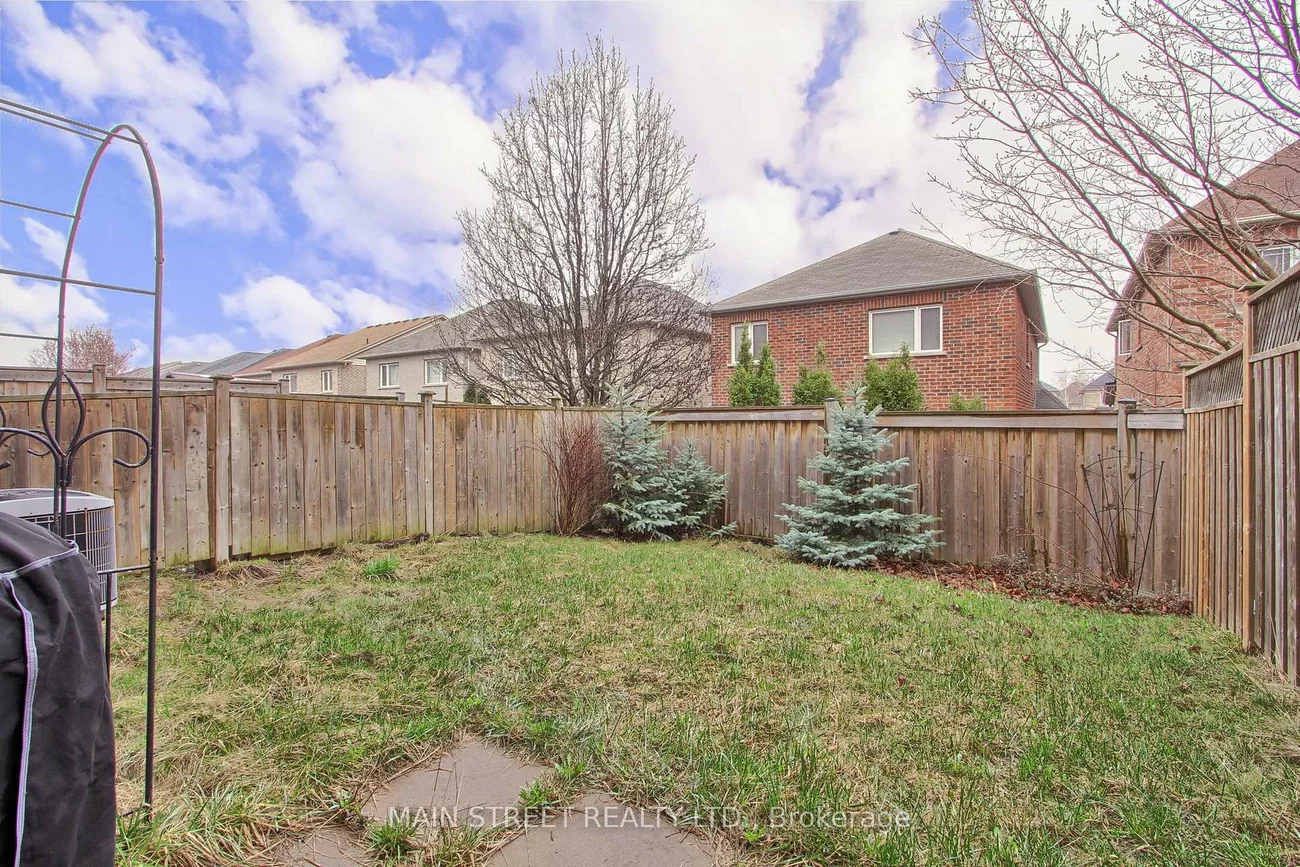 42, Courtland, Woodland Hill, Newmarket