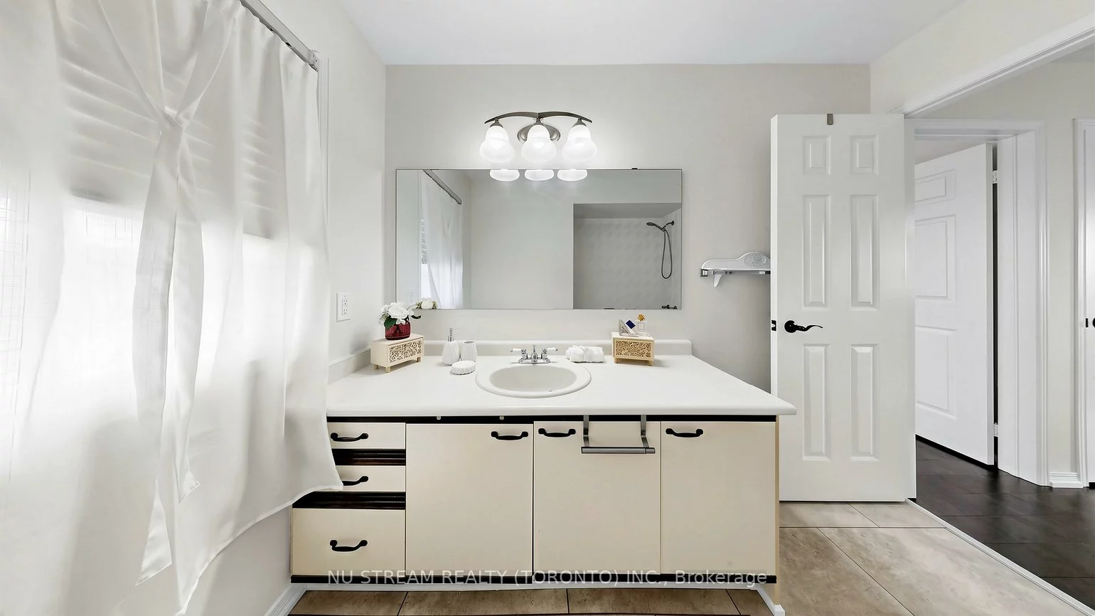 528, Veale, Gorham-College Manor, Newmarket