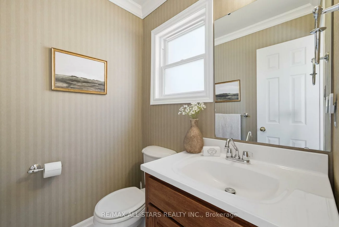 923, Leslie Valley, Huron Heights-Leslie Valley, Newmarket