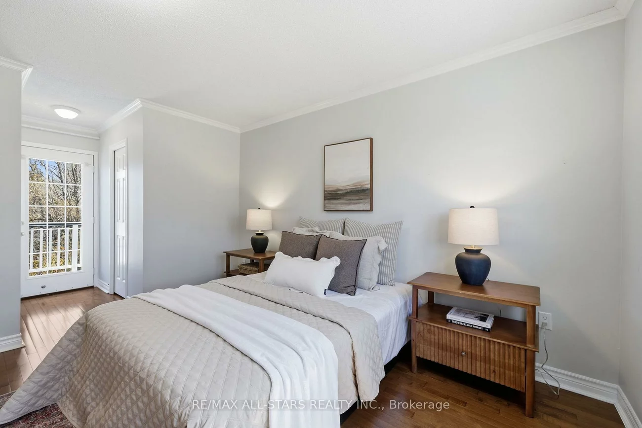 923, Leslie Valley, Huron Heights-Leslie Valley, Newmarket