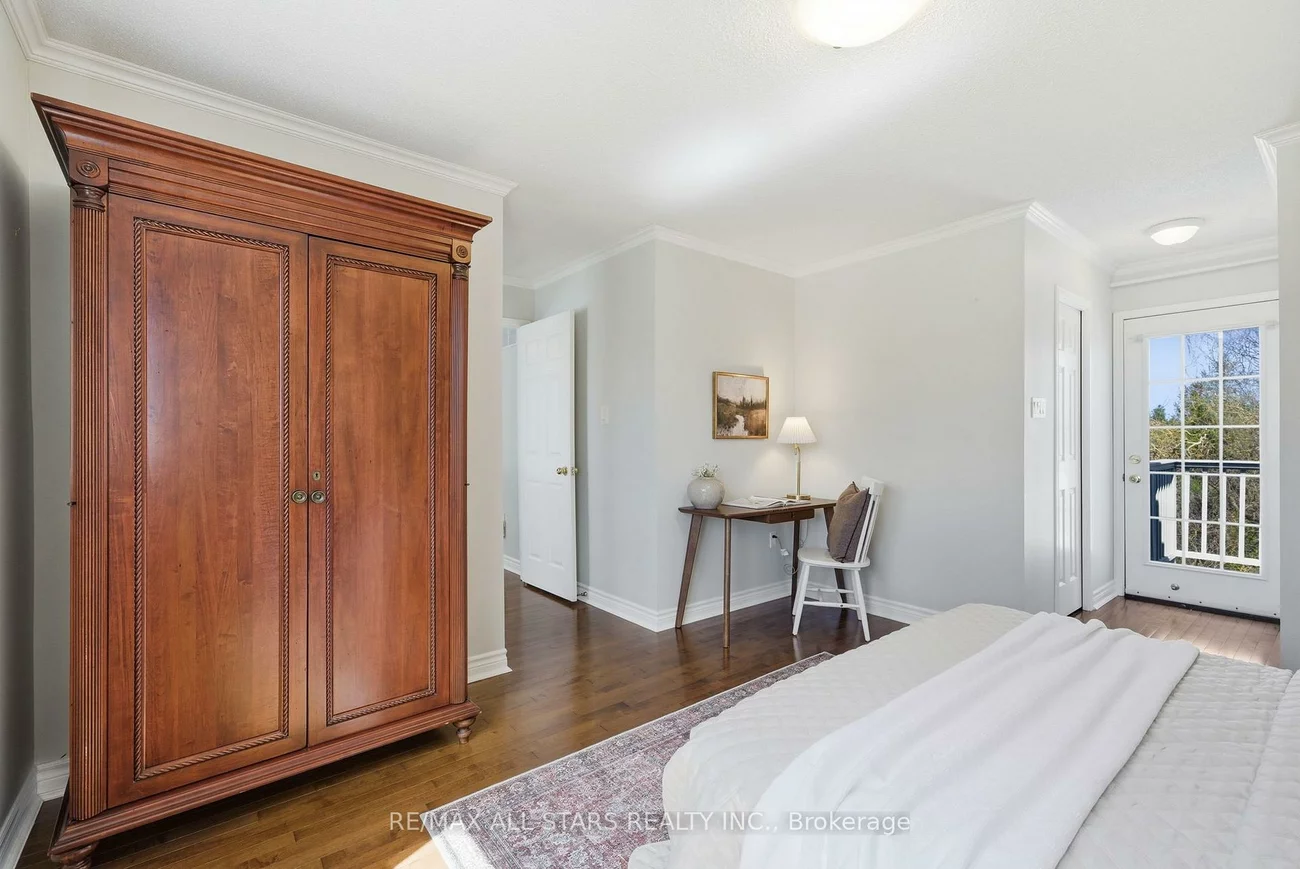 923, Leslie Valley, Huron Heights-Leslie Valley, Newmarket