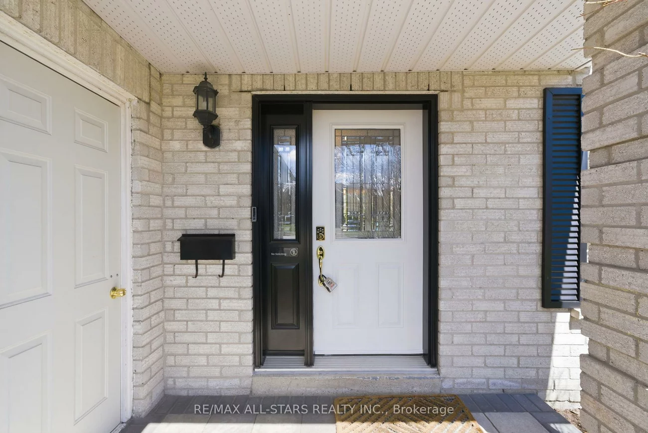 923, Leslie Valley, Huron Heights-Leslie Valley, Newmarket