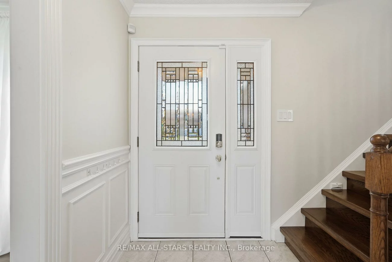 923, Leslie Valley, Huron Heights-Leslie Valley, Newmarket