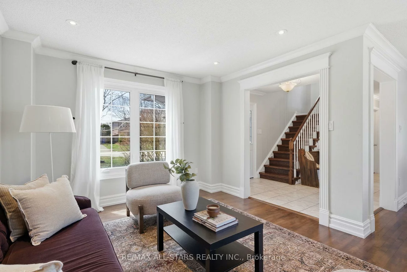 923, Leslie Valley, Huron Heights-Leslie Valley, Newmarket