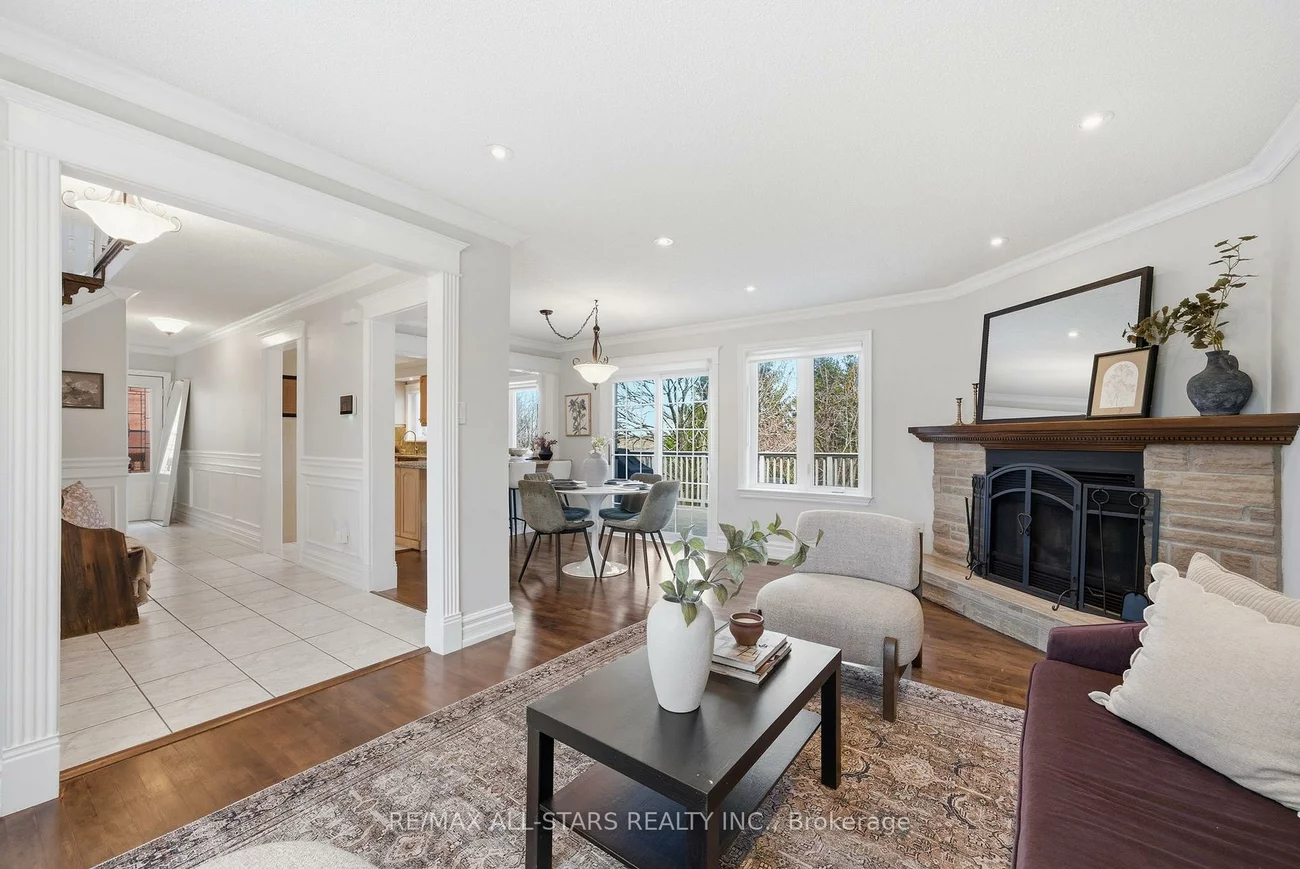 923, Leslie Valley, Huron Heights-Leslie Valley, Newmarket