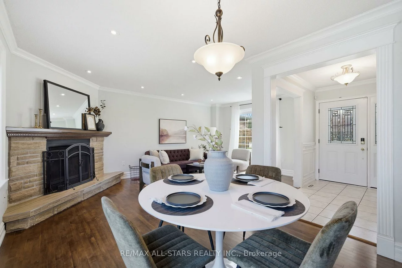 923, Leslie Valley, Huron Heights-Leslie Valley, Newmarket