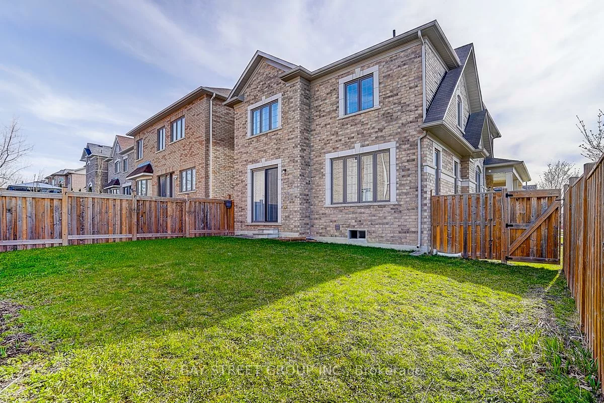 713, Dillman, Stonehaven-Wyndham, Newmarket