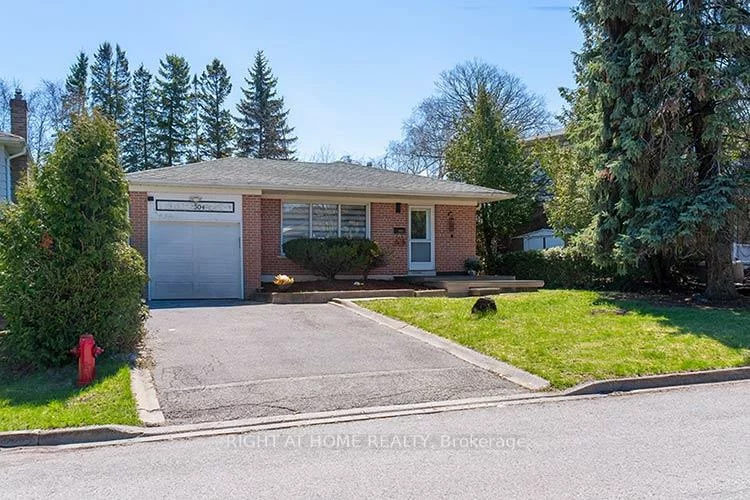 304, Roywood, Central Newmarket, Newmarket