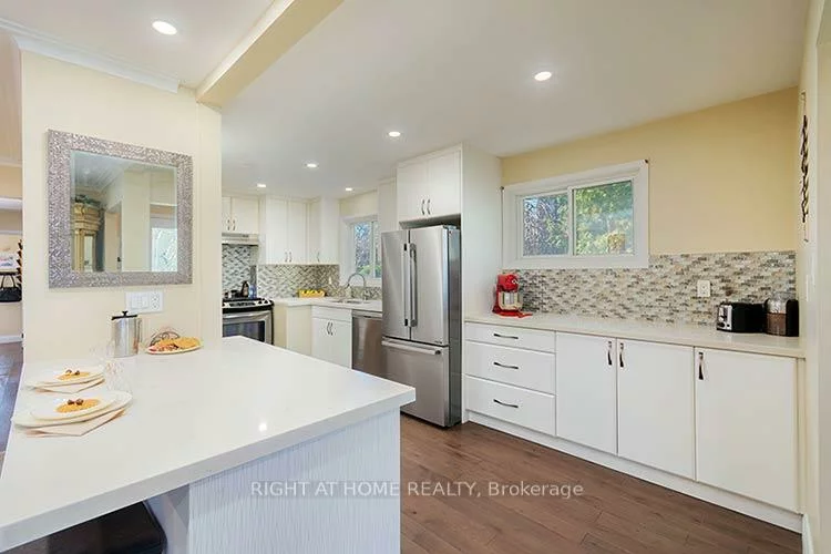 304, Roywood, Central Newmarket, Newmarket