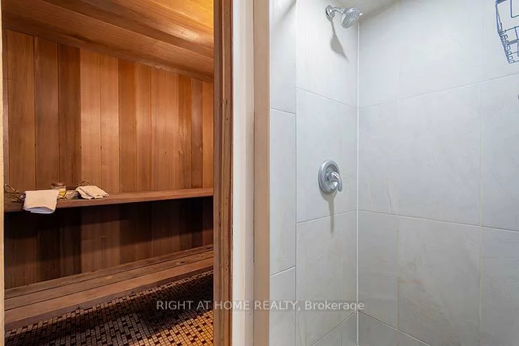 304, Roywood, Central Newmarket, Newmarket