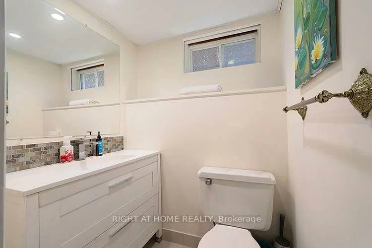 304, Roywood, Central Newmarket, Newmarket