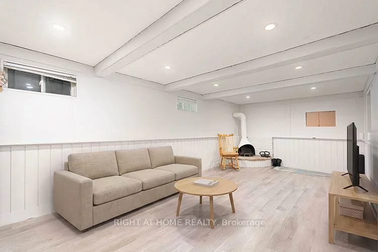 304, Roywood, Central Newmarket, Newmarket