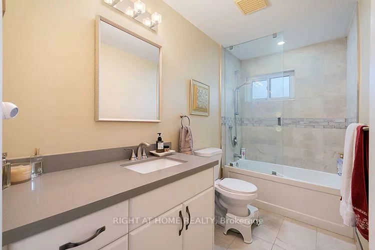 304, Roywood, Central Newmarket, Newmarket