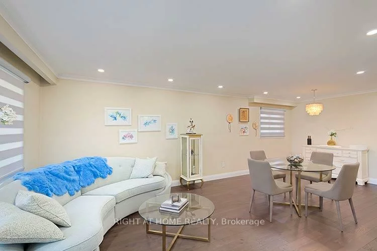 304, Roywood, Central Newmarket, Newmarket