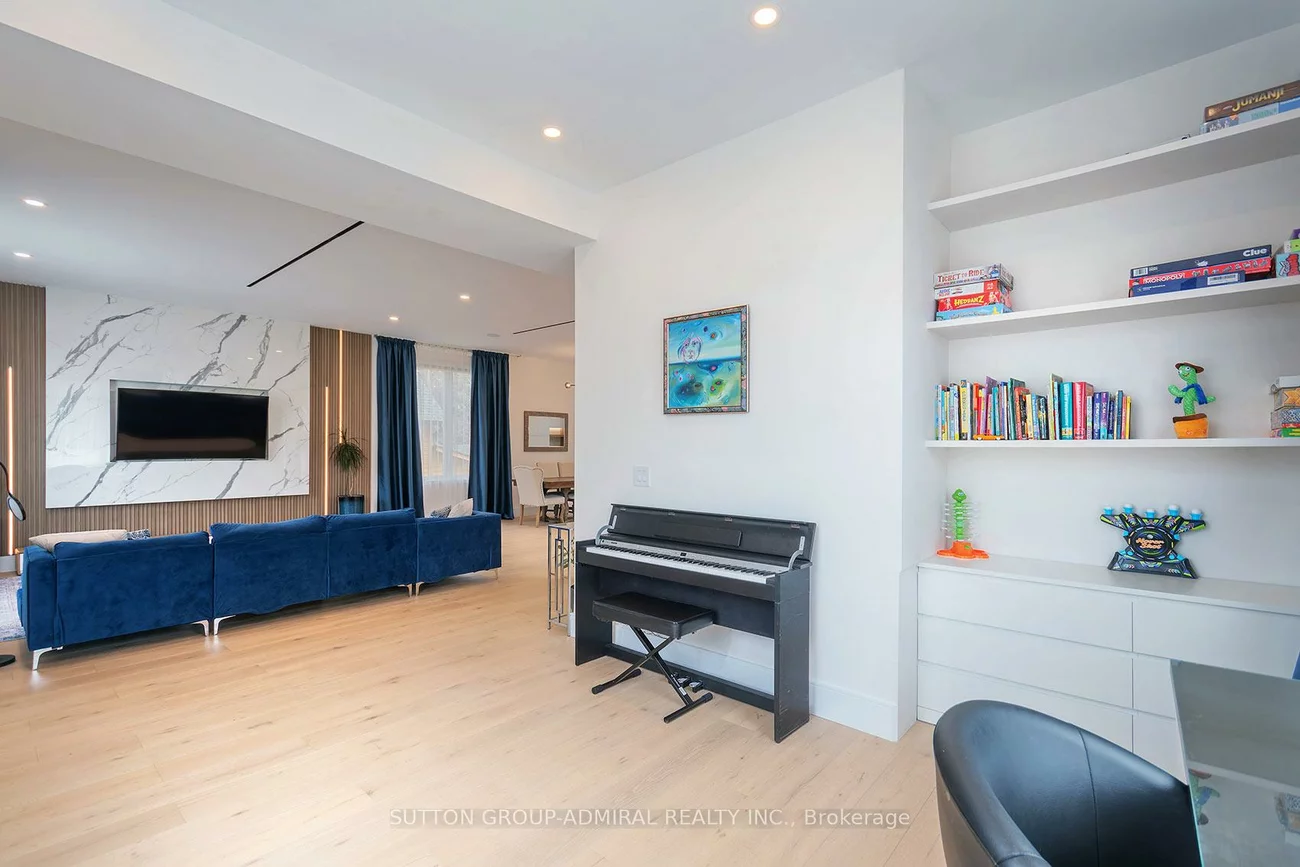 582, Gorham, Gorham-College Manor, Newmarket