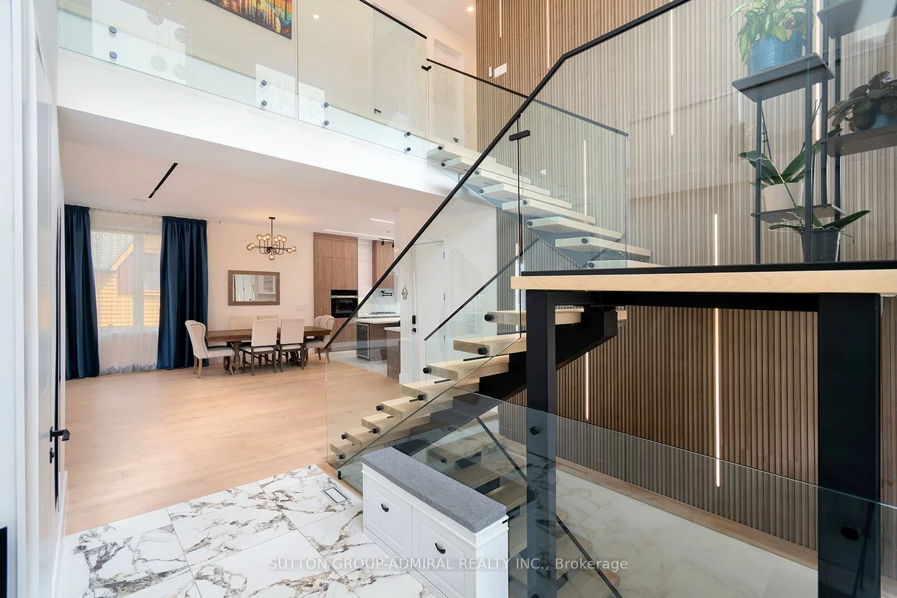 582, Gorham, Gorham-College Manor, Newmarket