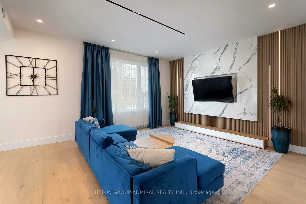 582, Gorham, Gorham-College Manor, Newmarket