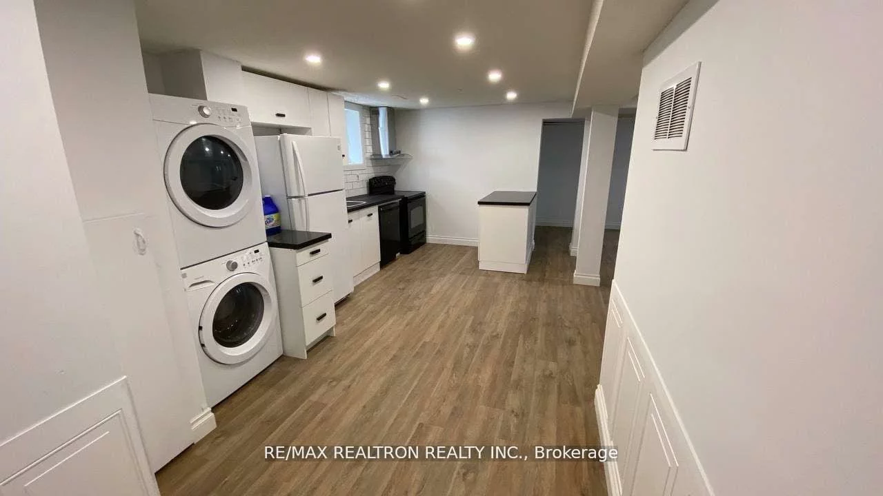 200, Mccaffrey, Glenway Estates, Newmarket