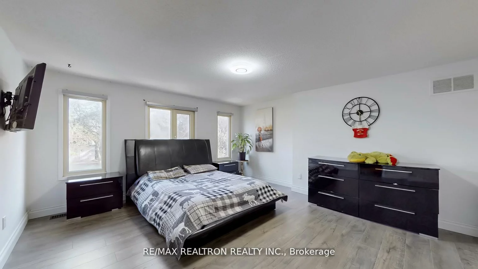 200, Mccaffrey, Glenway Estates, Newmarket