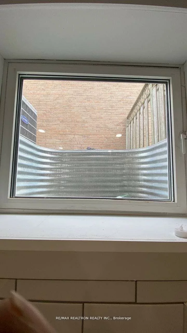 200, Mccaffrey, Glenway Estates, Newmarket