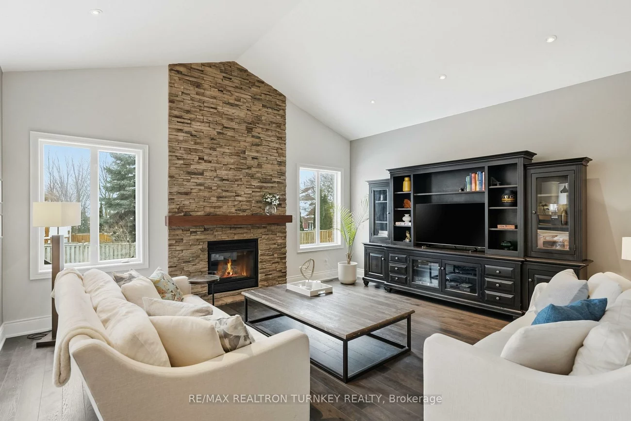 668, Foxcroft, Stonehaven-Wyndham, Newmarket