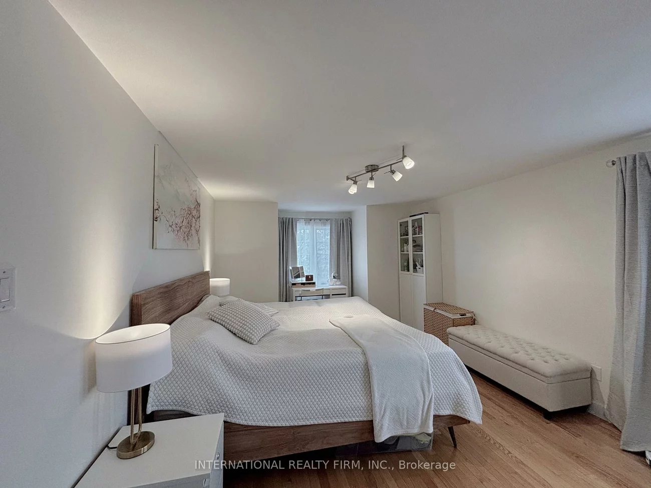 168, Willow, Bristol-London, Newmarket