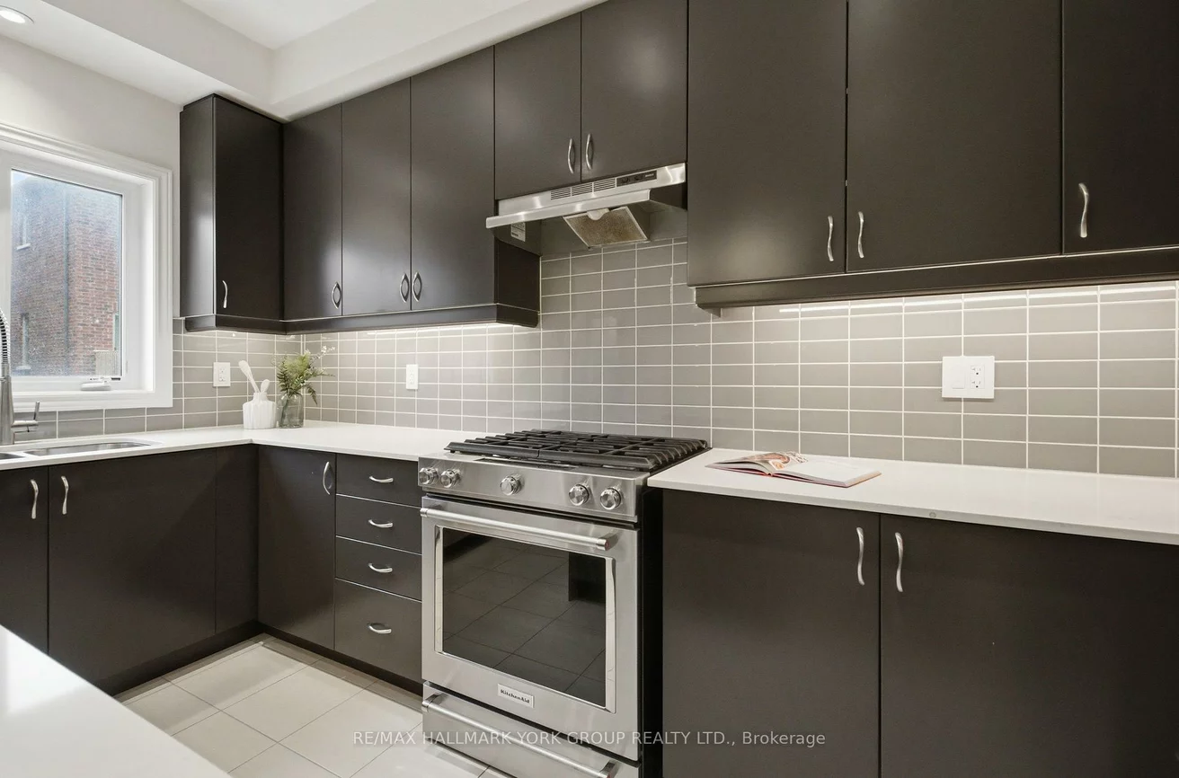 104, Gordon, Gorham-College Manor, Newmarket