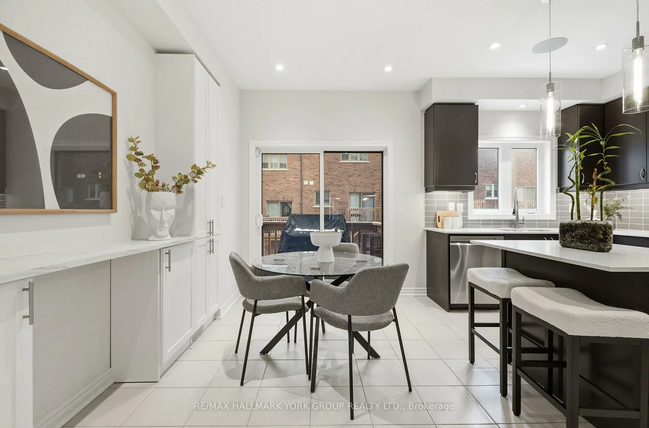 104, Gordon, Gorham-College Manor, Newmarket