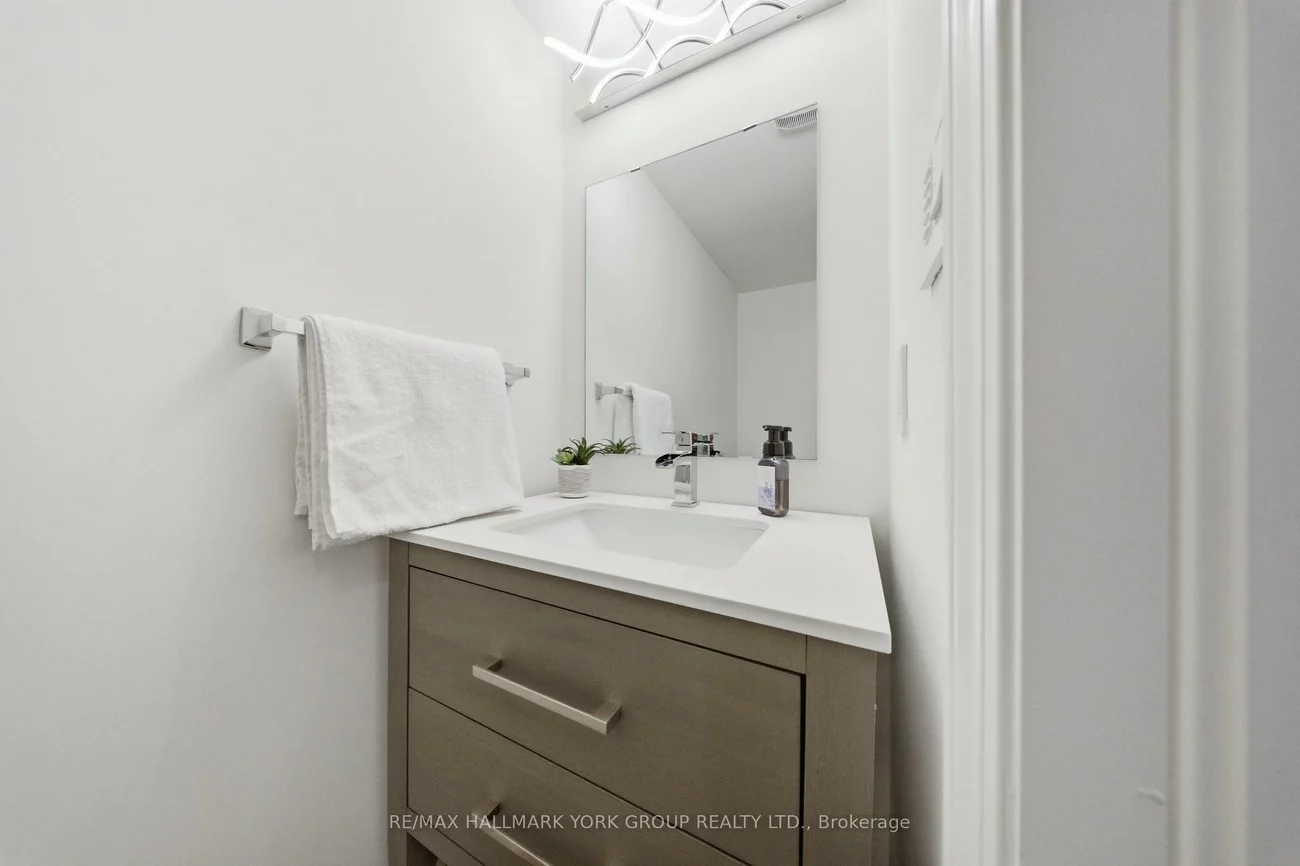 104, Gordon, Gorham-College Manor, Newmarket