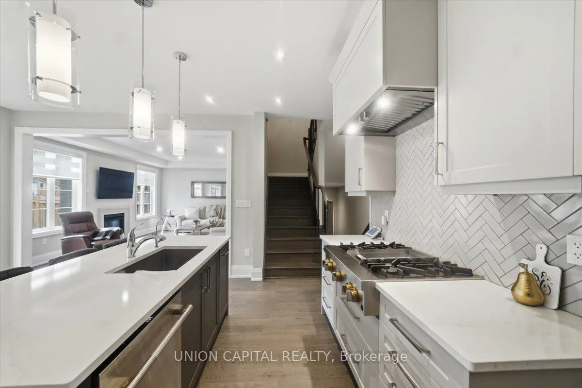 75, Bethpage, Glenway Estates, Newmarket