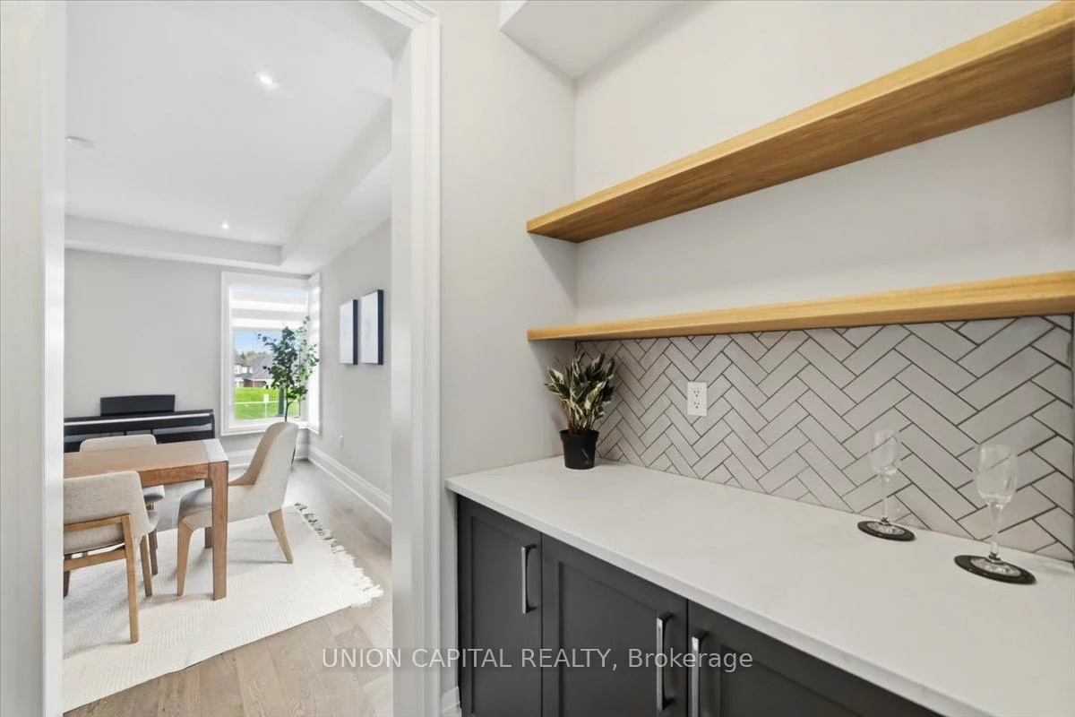 75, Bethpage, Glenway Estates, Newmarket