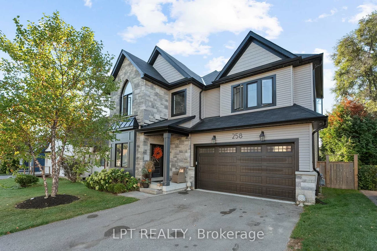 258, Andrew, Central Newmarket, Newmarket