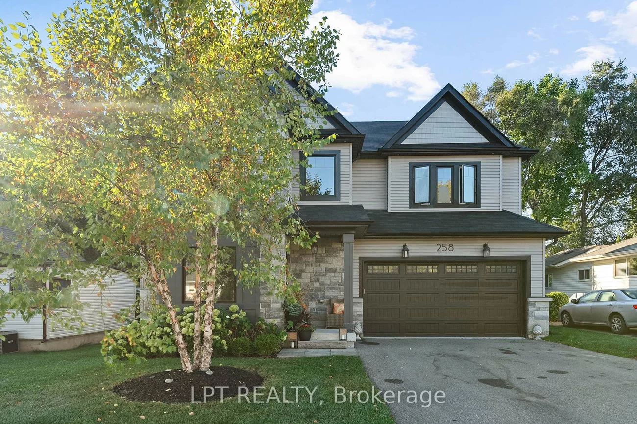 258, Andrew, Central Newmarket, Newmarket