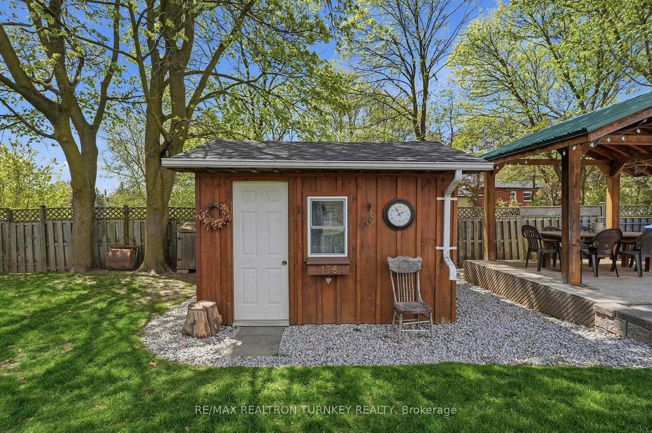 178, Parkview, Central Newmarket, Newmarket