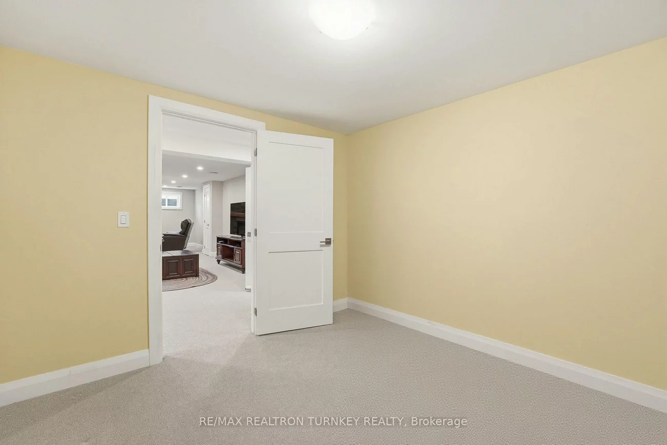 178, Parkview, Central Newmarket, Newmarket