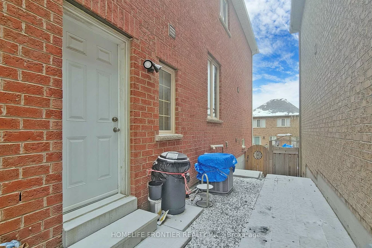 475, Kwapis, Woodland Hill, Newmarket