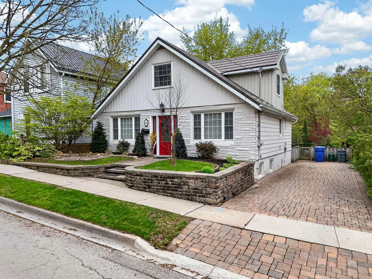 64, Niagara, Central Newmarket, Newmarket