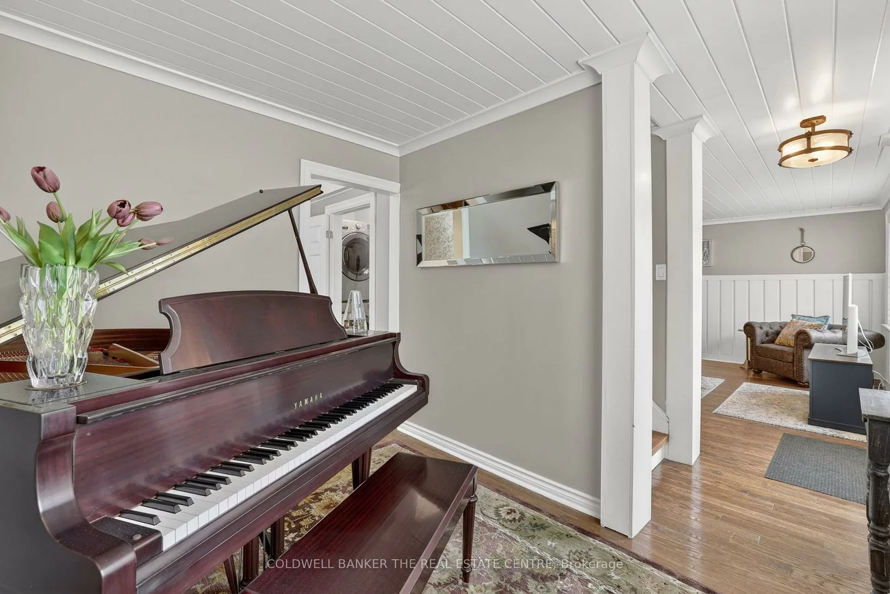 64, Niagara, Central Newmarket, Newmarket