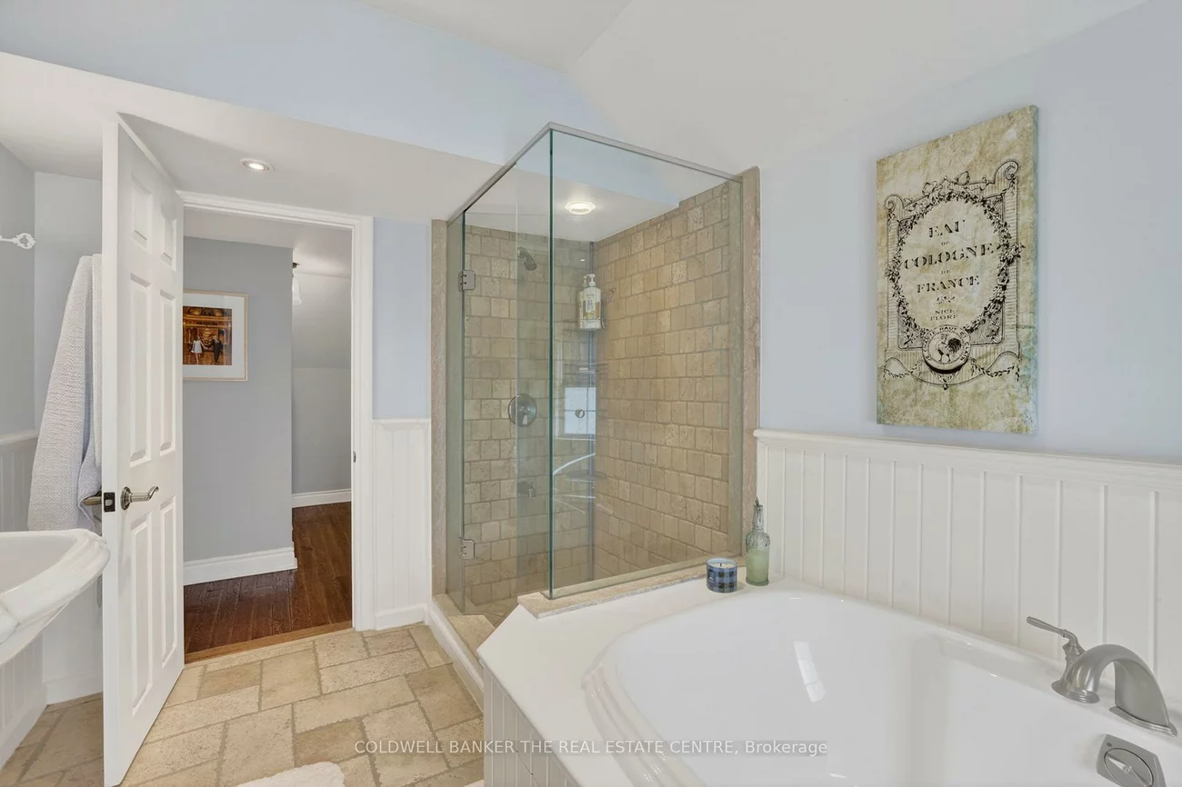 64, Niagara, Central Newmarket, Newmarket