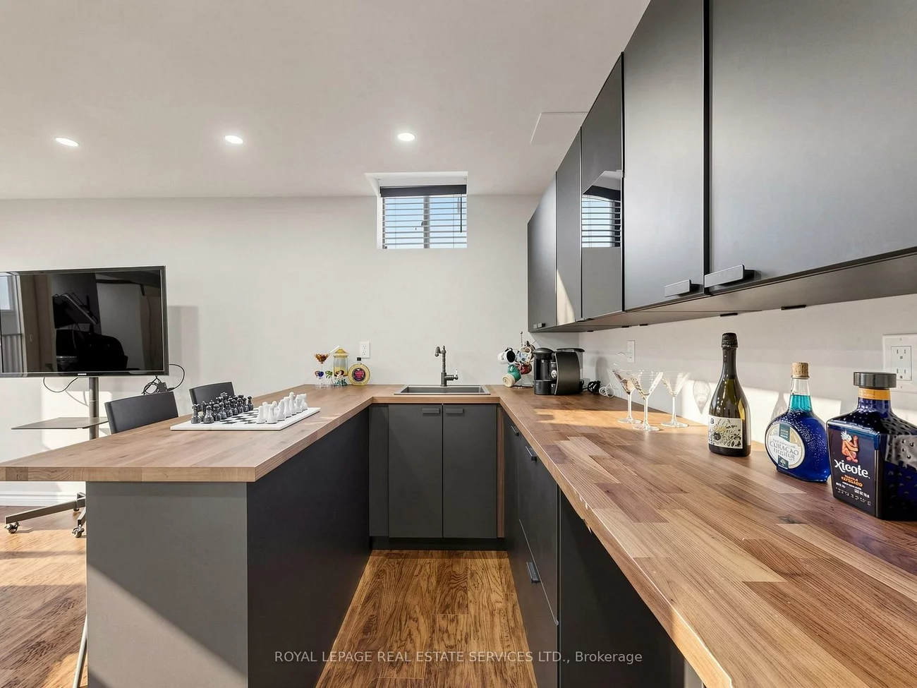 1158, Atkins, Stonehaven-Wyndham, Newmarket