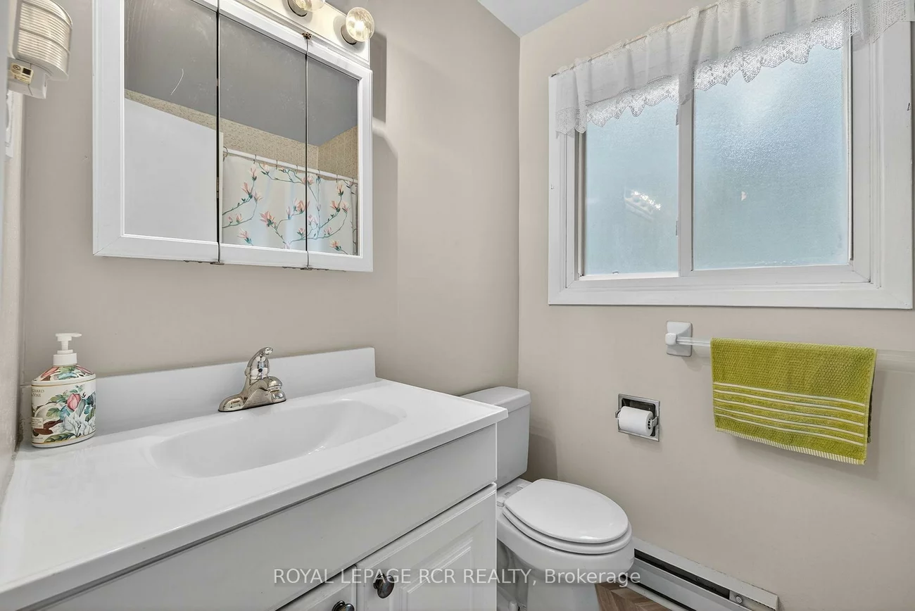 856, Magnolia, Huron Heights-Leslie Valley, Newmarket