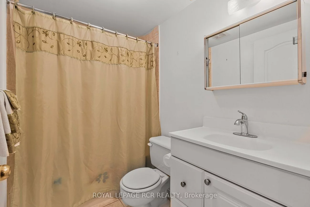 856, Magnolia, Huron Heights-Leslie Valley, Newmarket