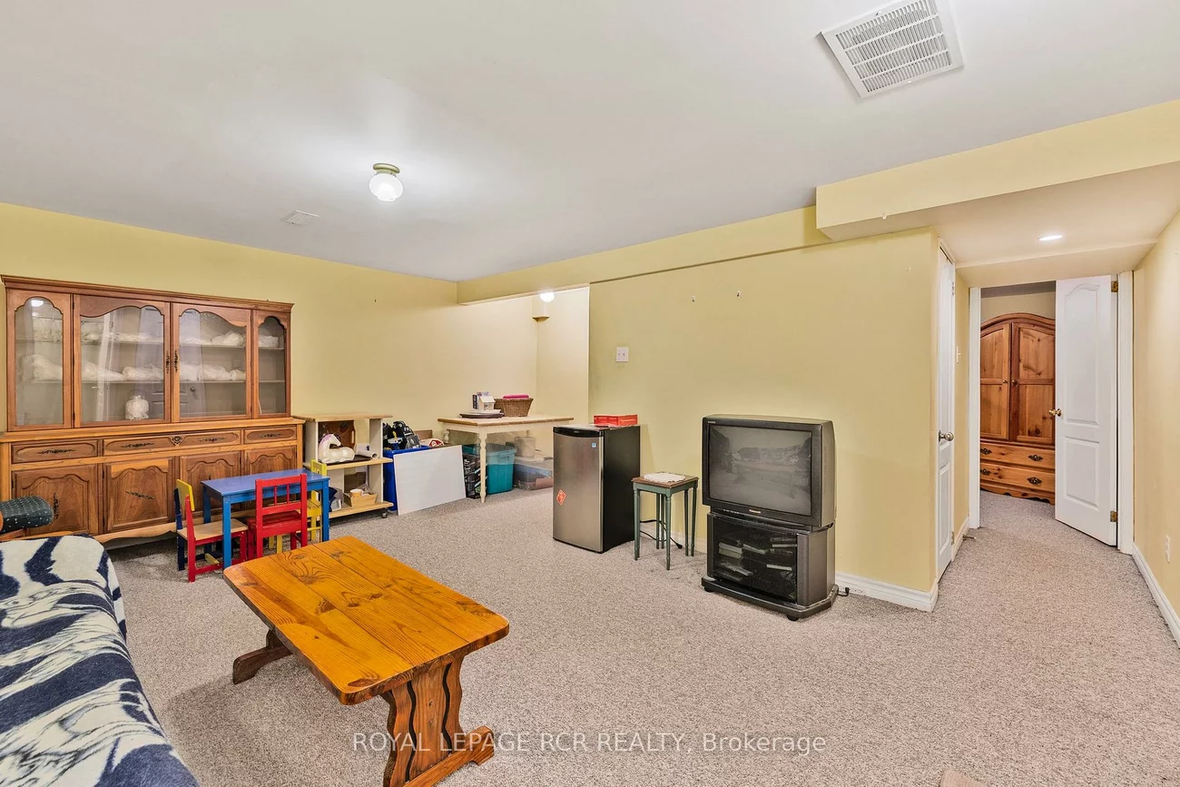 856, Magnolia, Huron Heights-Leslie Valley, Newmarket