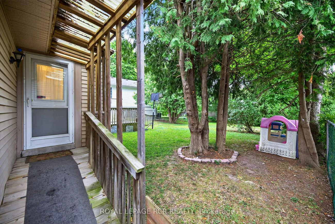 856, Magnolia, Huron Heights-Leslie Valley, Newmarket