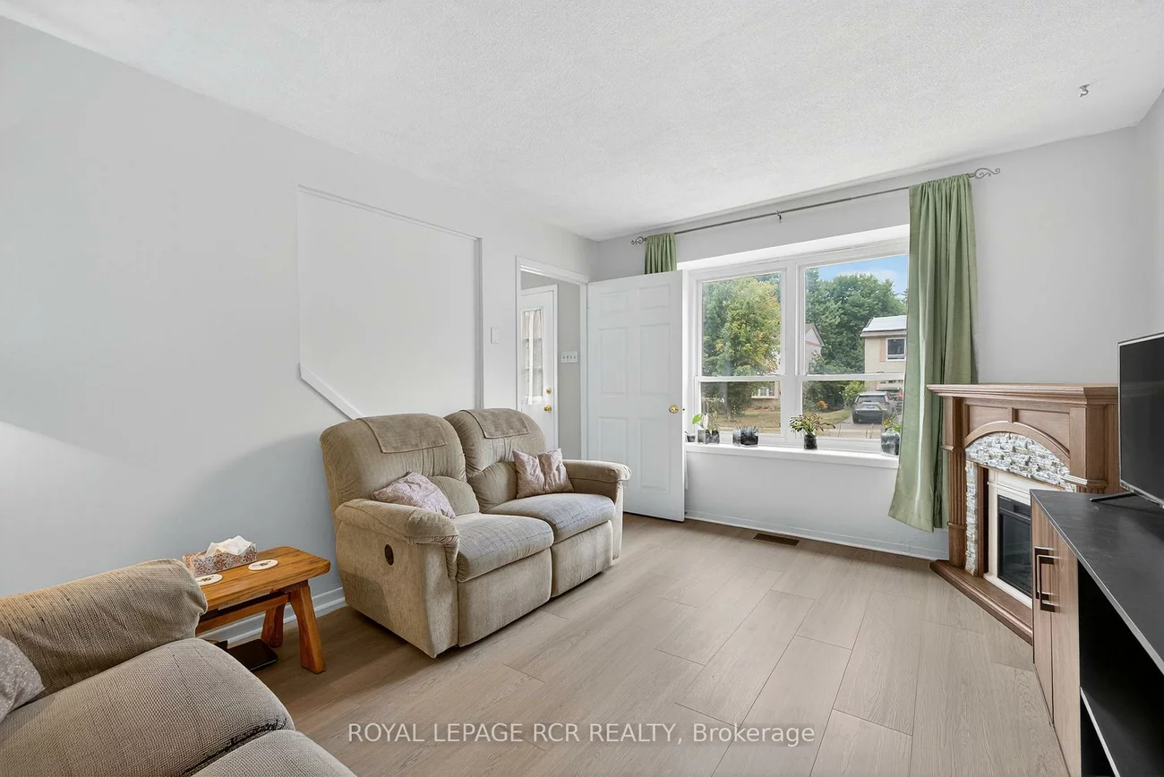 856, Magnolia, Huron Heights-Leslie Valley, Newmarket