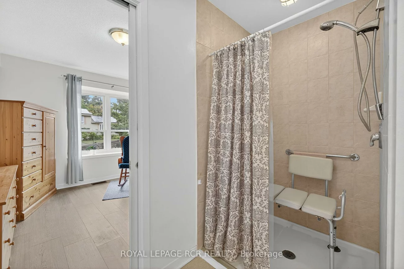 856, Magnolia, Huron Heights-Leslie Valley, Newmarket